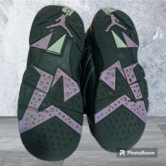 Kids Jordan’s sneakers black 10c GUC - Picture 8 of 9